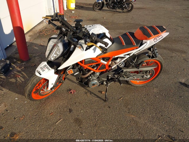 KTM 390 Duke 2019 MD2JPJ404KC209365 Image 9
