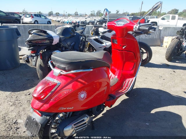 Vespa Sprint 150 3v 2017 ZAPM818G6H5402040 Image 4