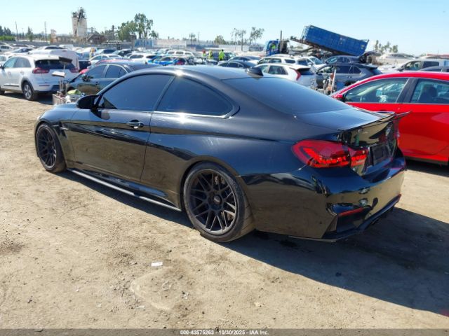 2015 BMW M4 WBS3R9C55FK331354 Photo 2