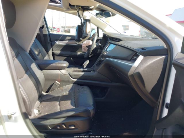 2017 CADILLAC XT5 1GYKNERS7HZ310904 Photo 4