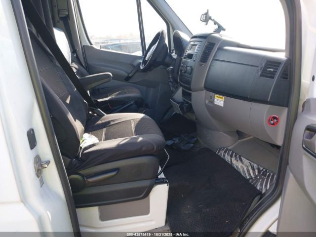 2017 MERCEDES-BENZ SPRINTER 2500 WD3PE8CD1HP562323 Photo 4