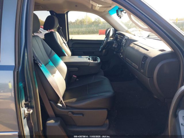 2011 CHEVROLET SILVERADO 1500 1GCRCSE05BZ447165 Photo 4