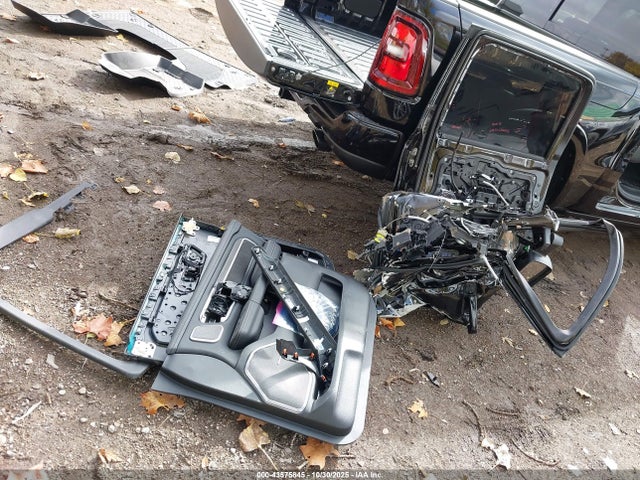 RAM 1500 Laramie 4x4 5'7 Box 2025 1C6SRFJP3SN746839 Image 12