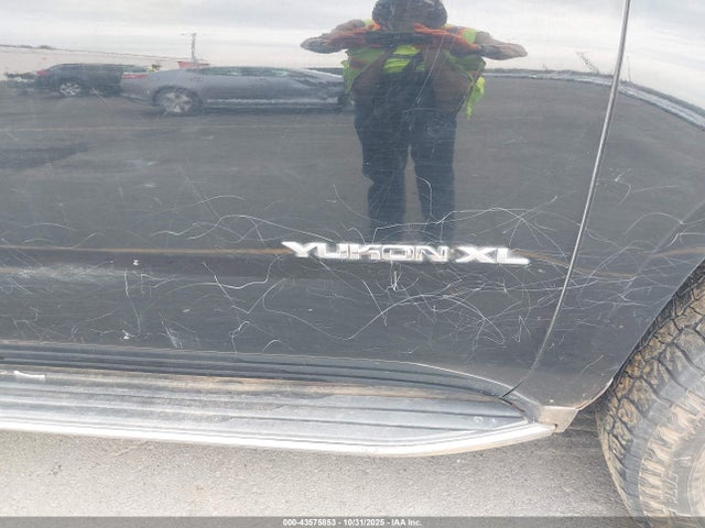 1GKS2GKCXKR353562 GMC Yukon Xl Slt