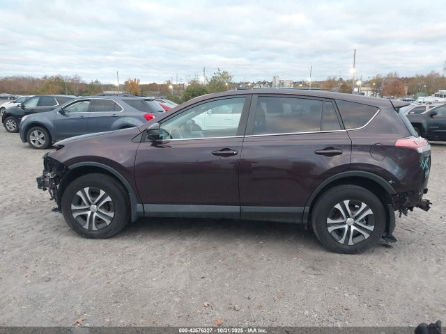 43576327 :رقم المزاد ، 2T3BFREV1JW791636 vin ، 2018 Toyota Rav4 Le مزاد بيع