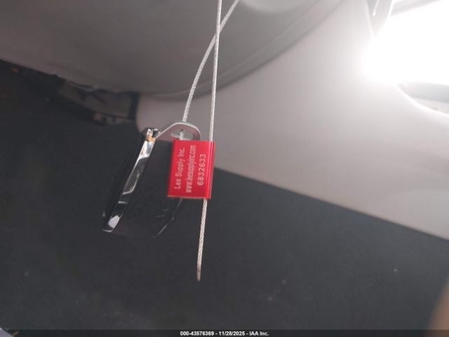 2010 JAGUAR XF SAJWA0FA1AHR53747 Photo 10