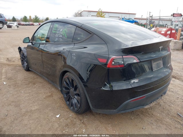 2022 TESLA MODEL Y 7SAYGDEF4NF468117 Photo 2