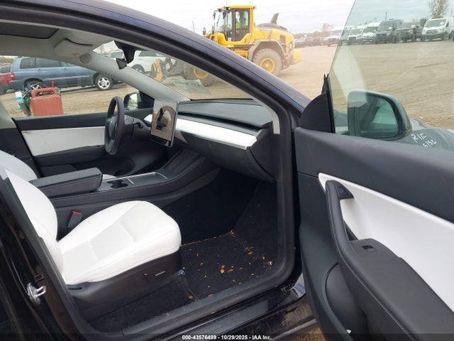 2022 TESLA MODEL Y 7SAYGDEF4NF468117 Photo 4