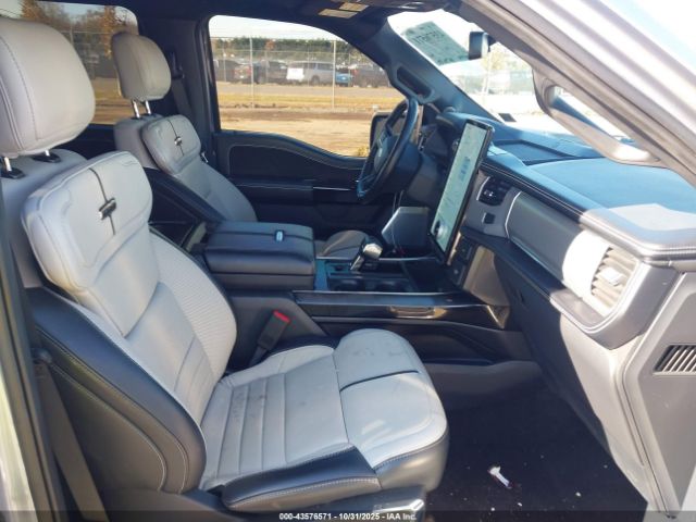 2022 FORD F-150 LIGHTNING 1FT6W1EV1NWG01652 Photo 4