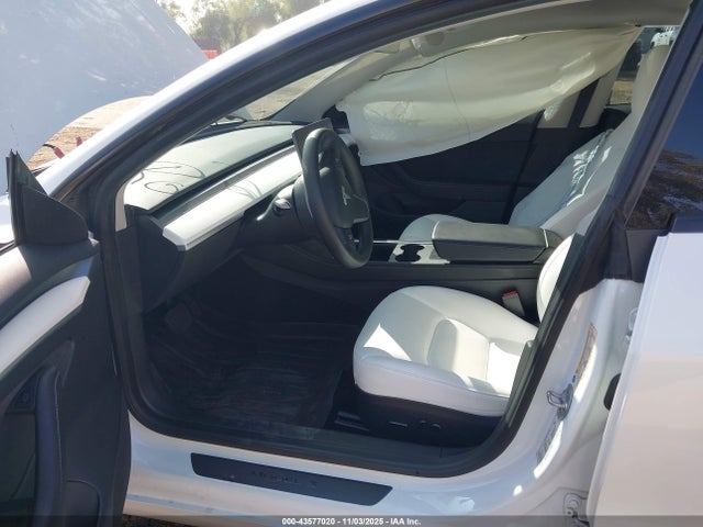 2023 TESLA MODEL 3 5YJ3E1EA8PF590093 Photo 4