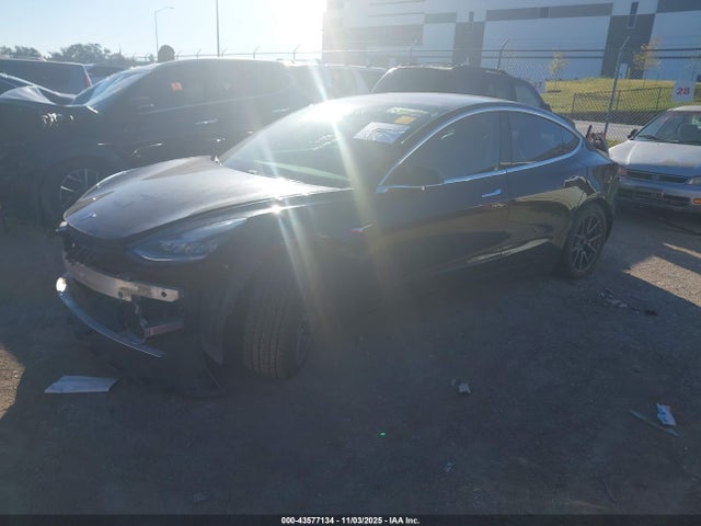 2018 TESLA MODEL 3 5YJ3E1EB8JF092993 Photo 1