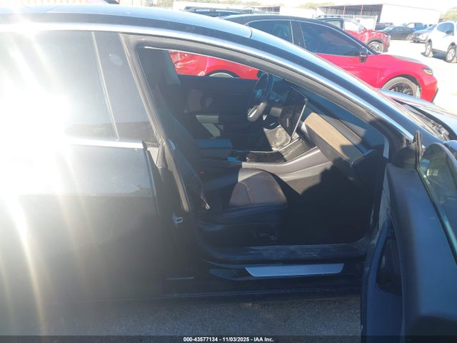 2018 TESLA MODEL 3 5YJ3E1EB8JF092993 Photo 4