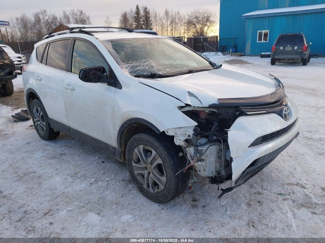 JTMBFREV6GJ061535 Toyota RAV4 LE