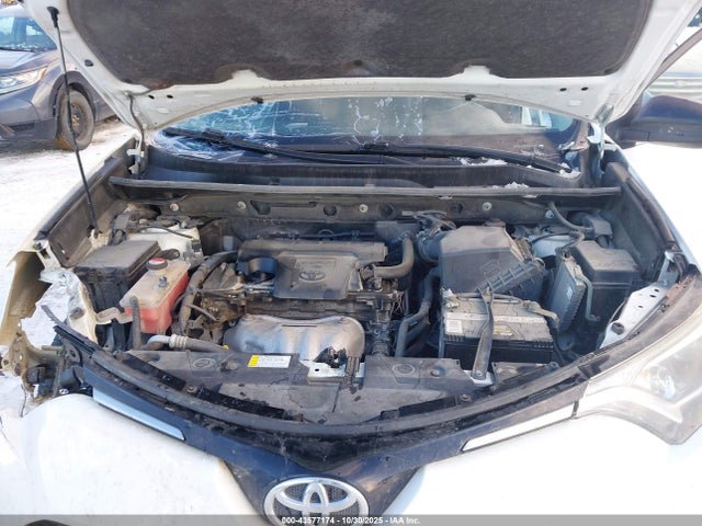 JTMBFREV6GJ061535 Toyota RAV4 LE