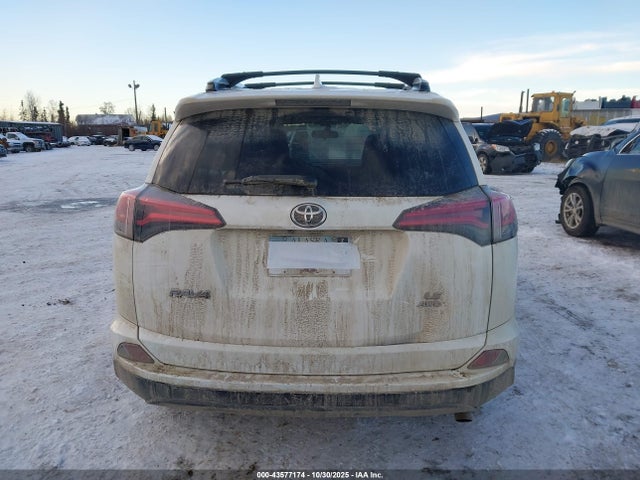 JTMBFREV6GJ061535 Toyota RAV4 LE