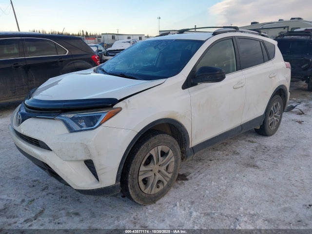 JTMBFREV6GJ061535 Toyota RAV4 LE