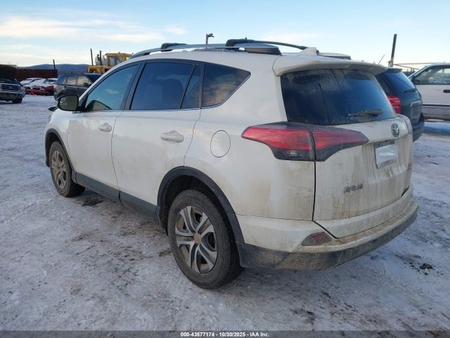 JTMBFREV6GJ061535 Toyota RAV4 LE
