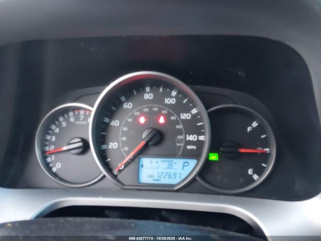 JTMBFREV6GJ061535 Toyota RAV4 LE
