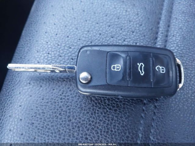 2017 VOLKSWAGEN PASSAT 1VWBT7A38HC010462 Photo 10