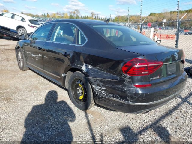 2017 VOLKSWAGEN PASSAT 1VWBT7A38HC010462 Photo 2