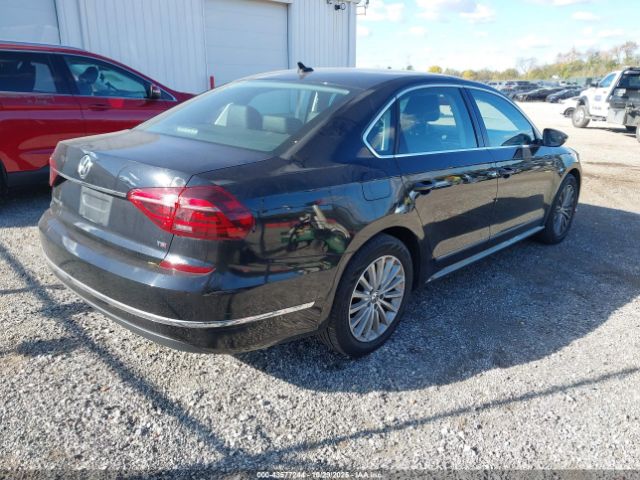 2017 VOLKSWAGEN PASSAT 1VWBT7A38HC010462 Photo 3