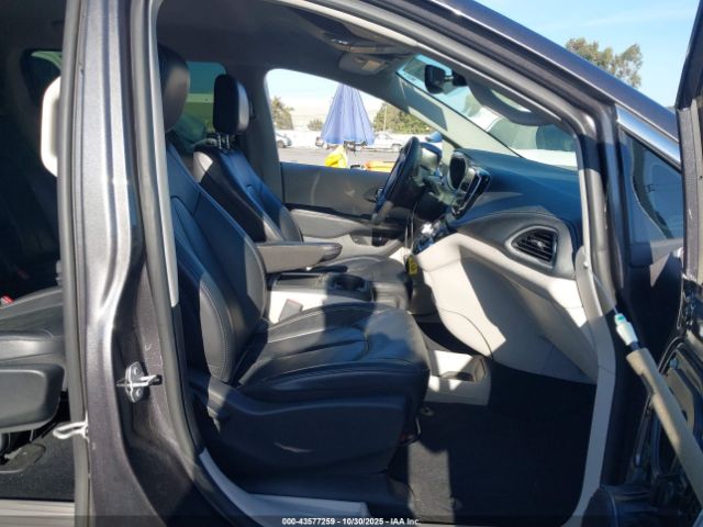 2022 CHRYSLER PACIFICA HYBRID 2C4RC1L7XNR139546 Photo 4