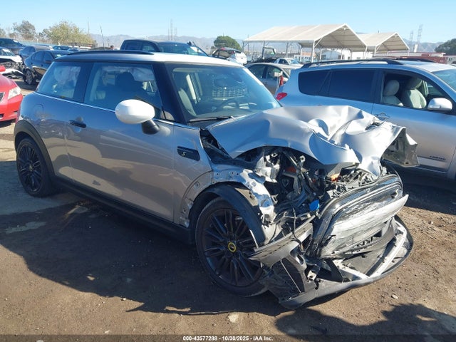 2024 MINI SE HARDTOP WMW13DJ0XR2V36051