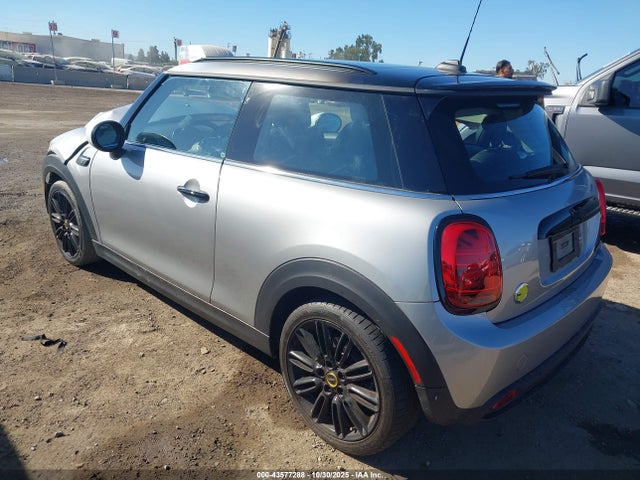 2024 MINI SE HARDTOP WMW13DJ0XR2V36051 Photo 2