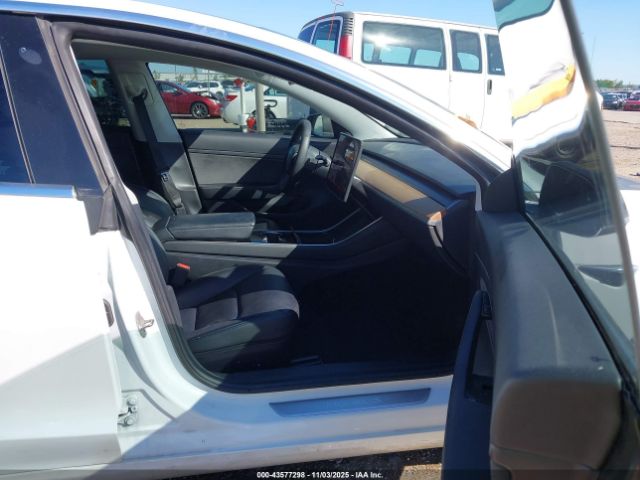 2020 TESLA MODEL 3 5YJ3E1EA4LF613671 Photo 4