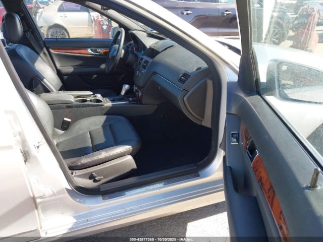 2010 MERCEDES-BENZ C 300 WDDGF5EB5AR121680 Photo 4