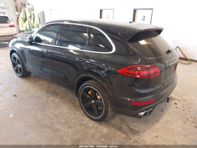 2016 PORSCHE CAYENNE WP1AC2A23GLA86323 Photo 2