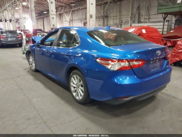 2020 TOYOTA CAMRY 4T1C11AK1LU324762 Photo 2