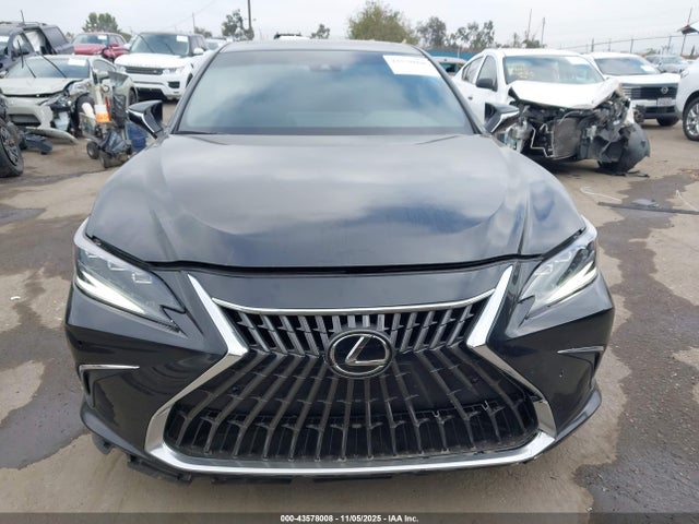 43578008 :رقم المزاد ، 58ADA1C12RU049090 vin ، 2024 Lexus Es 300h مزاد بيع