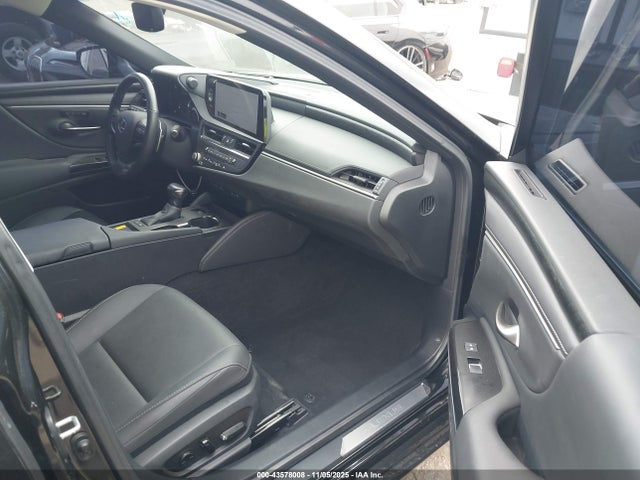 43578008 :رقم المزاد ، 58ADA1C12RU049090 vin ، 2024 Lexus Es 300h مزاد بيع
