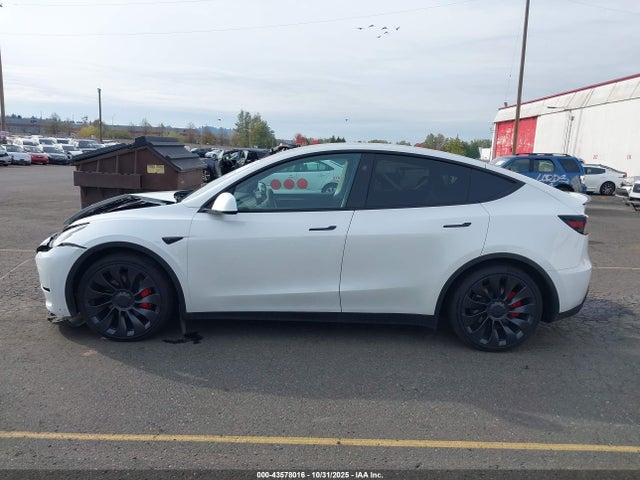 7SAYGDEF5PF947410 Tesla Model Y Performance Dual Motor All-wheel Drive