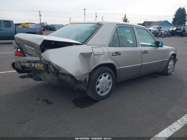 1994 MERCEDES-BENZ E WDBEA32E0RC134983 Photo 3