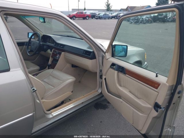 1994 MERCEDES-BENZ E WDBEA32E0RC134983 Photo 4