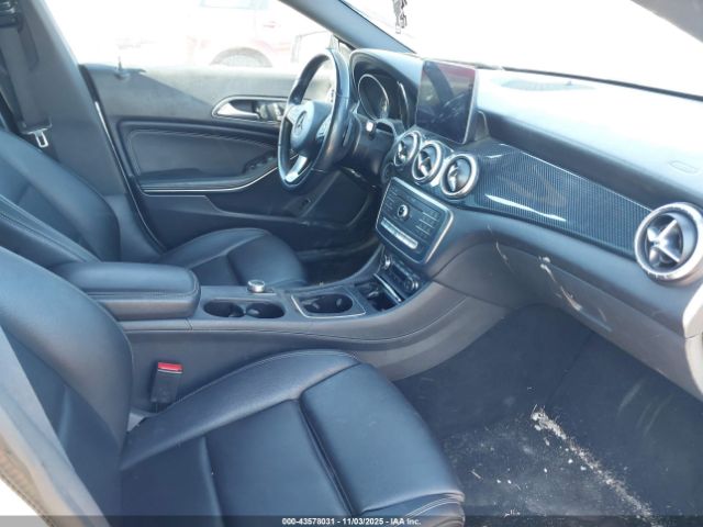 2019 MERCEDES-BENZ CLA 250 WDDSJ4EB4KN739956 Photo 4