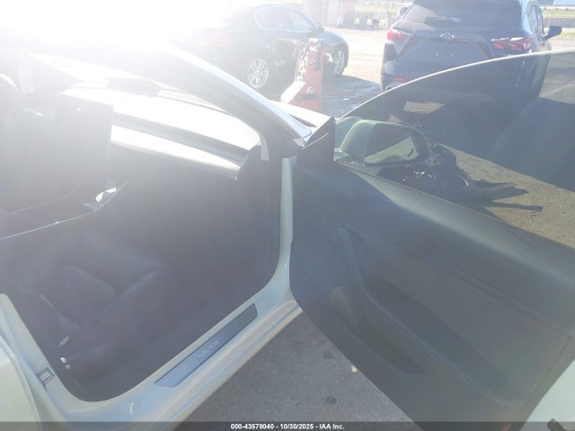 2019 TESLA MODEL 3 5YJ3E1EAXKF430791 Photo 4