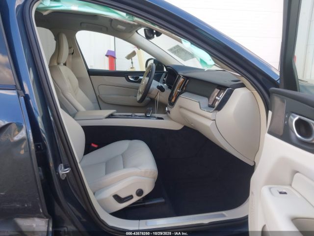 2024 VOLVO XC60 RECHARGE PLUG-IN HYBRID YV4H60DL9R1755089 Photo 4