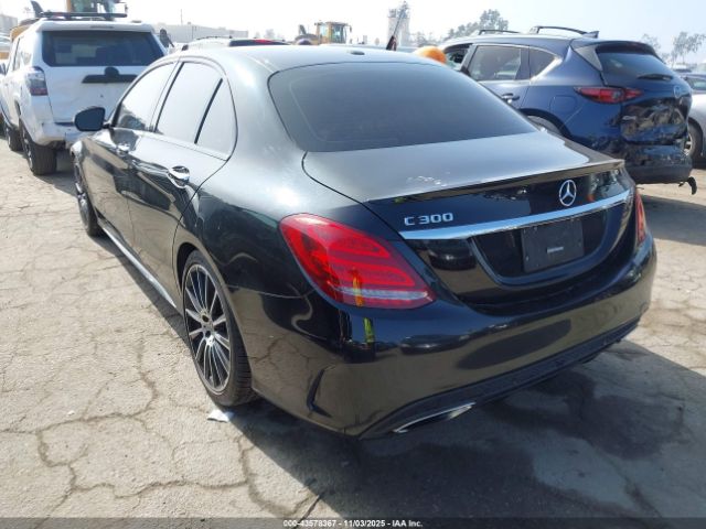 2018 MERCEDES-BENZ C 300 55SWF4JB7JU249607 Photo 2