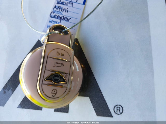 2019 MINI CONVERTIBLE WMWWG5C57K3D01845 Photo 10