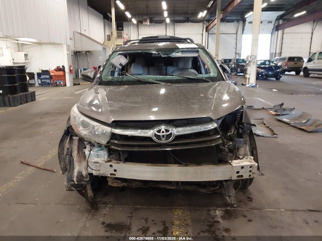 Toyota Highlander Le Plus V6 2015 5TDBKRFHXFS214004 Image 13