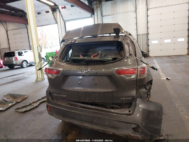 Toyota Highlander Le Plus V6 2015 5TDBKRFHXFS214004 Image 17