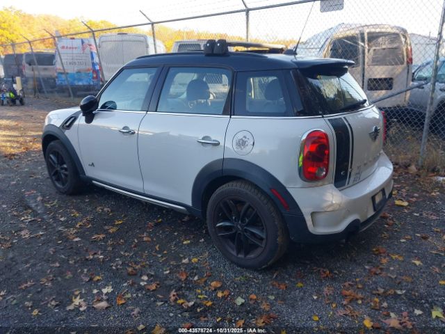 2015 MINI COUNTRYMAN WMWZC5C59FWP45626 Photo 2