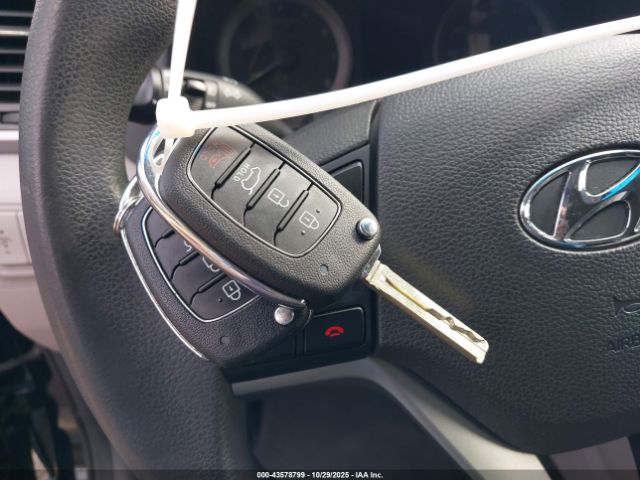 2018 HYUNDAI TUCSON KM8J3CA4XJU824463 Photo 10