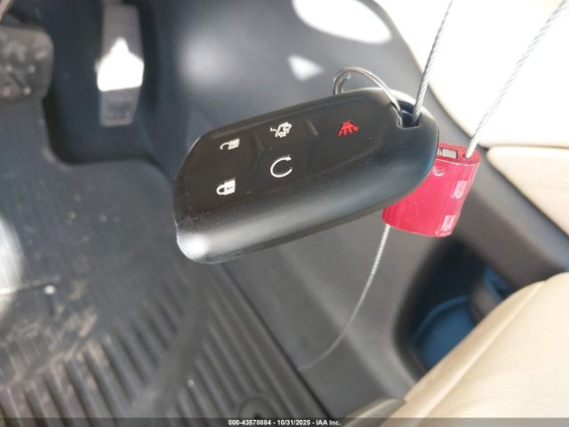 2017 CADILLAC XT5 1GYKNBRS0HZ224395 Photo 10