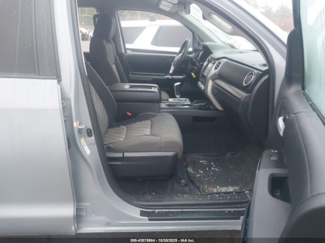 2018 TOYOTA TUNDRA 5TFDY5F18JX681217 Photo 4