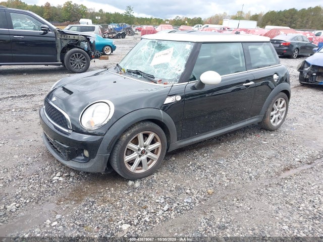 2011 MINI COOPER S WMWSV3C57BTY15247 Photo 1