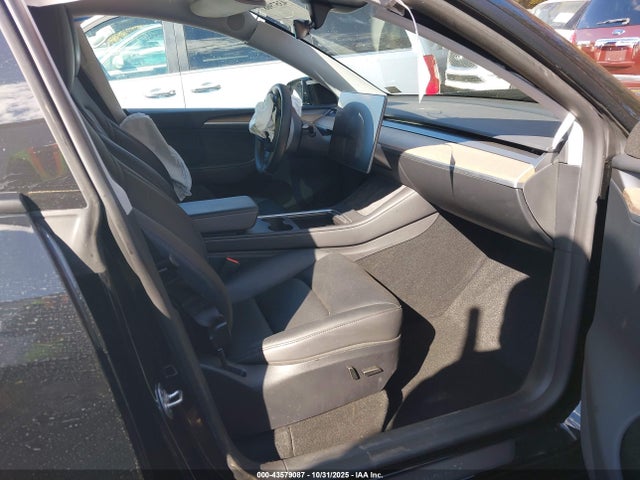 2024 TESLA MODEL Y 7SAYGDEEXRA218228 Photo 4